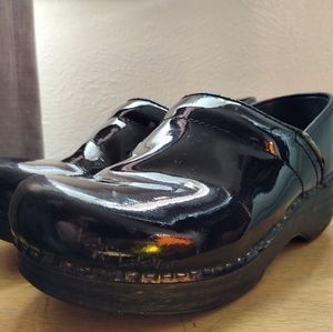 Size 39 Danskos Clogs